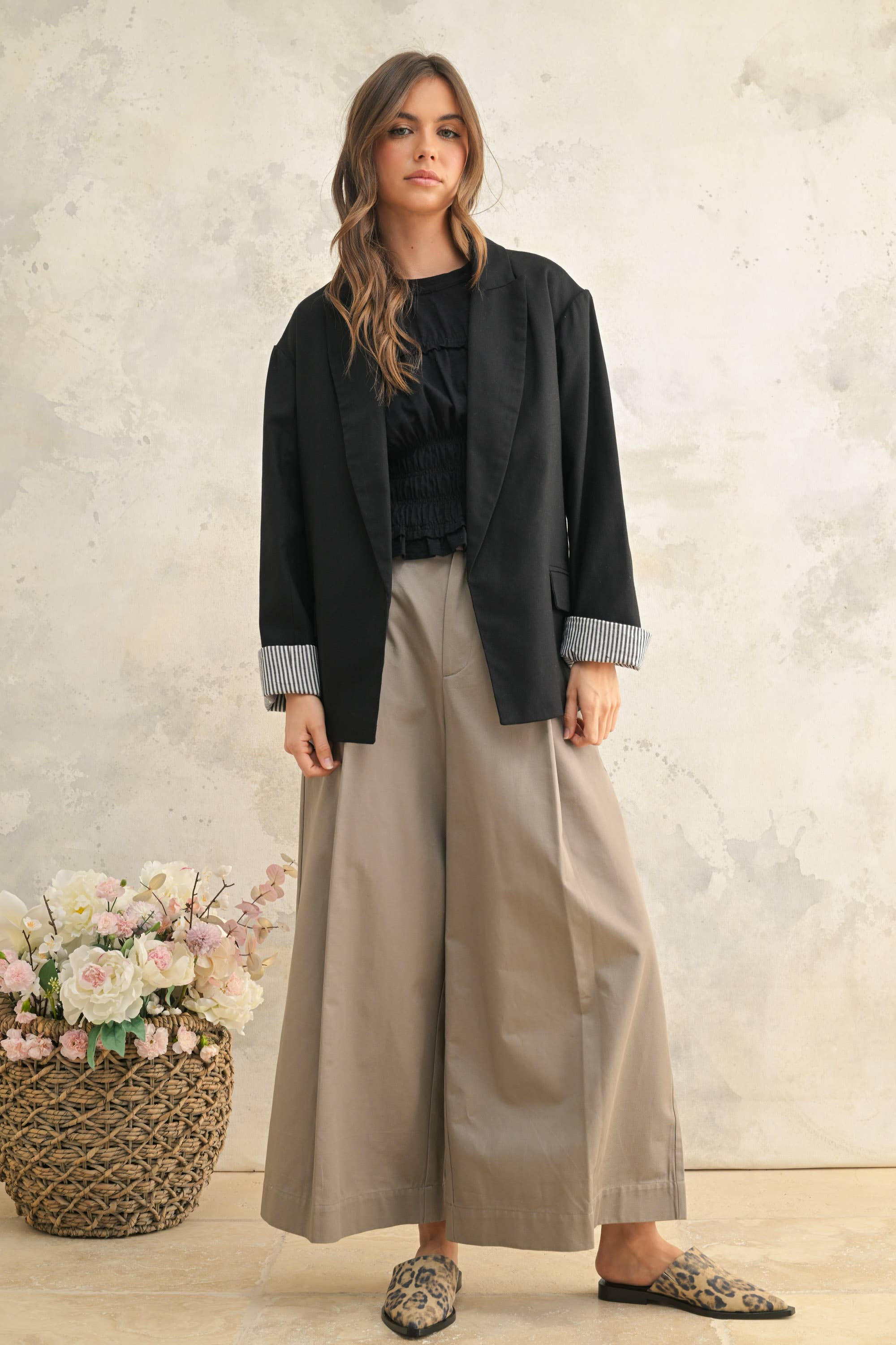 MIOU MUSE – wholesale Blazer – Women's – J4509   RAYON BLAZER WITH CONTRAST SLEEVE CUFF7