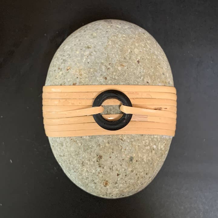 Roca envuelta en cuentas de vidrio para venta al por mayor de Betsy Bauer Studio