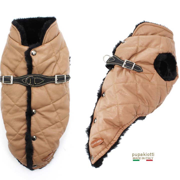 Stockholm P-Key jas met nepbont en geïntegreerde slab voor wholesale door Pupakiotti Pets, Brand in Italy Srl.