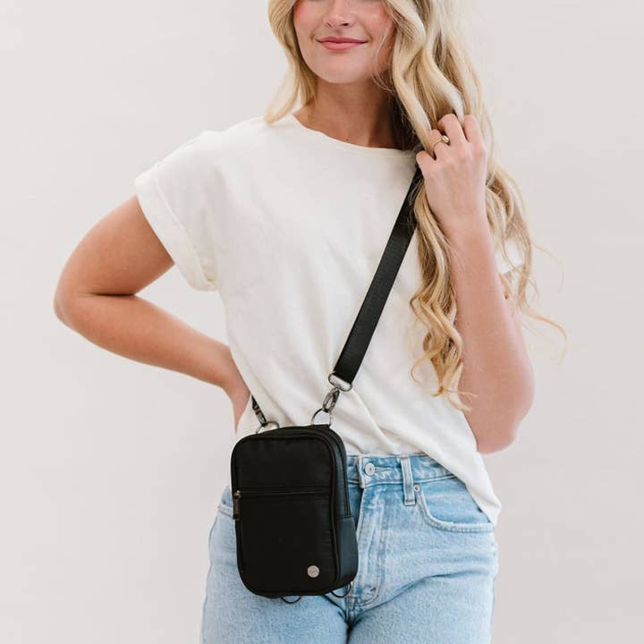 modern and chic - Wholesale Crossbody Bag - Women's - Lainey Convertible Multi-Wear Travel Crossbody13