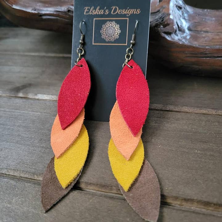 Boucles d'oreilles en cuir suédé pour la vente par Elskas Designs