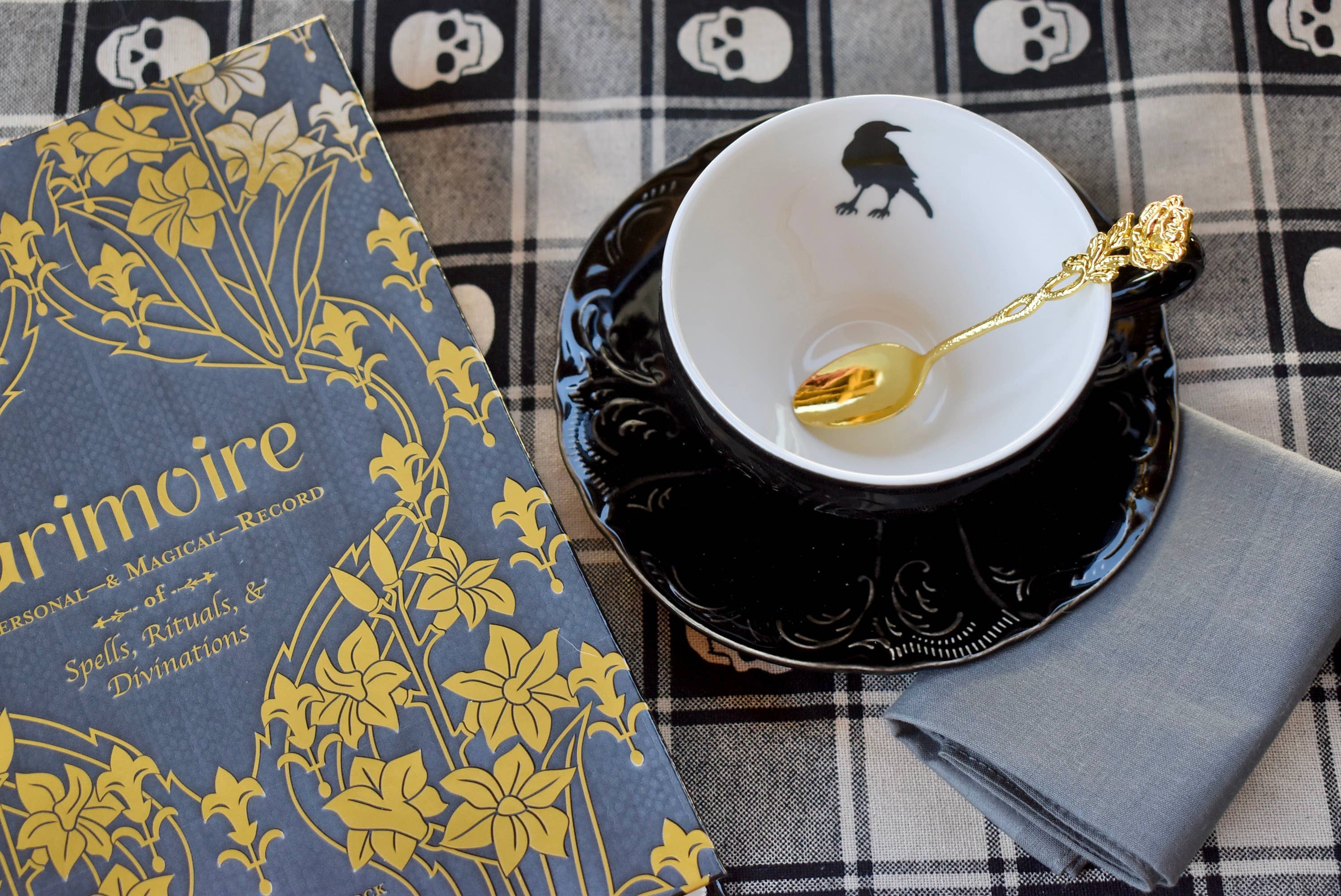 All Little Cute Things - Vendita all'ingrosso Servizi da tè - Tazza da tè goffrata in stile gotico vittoriano Edgar Allan Poe Raven2