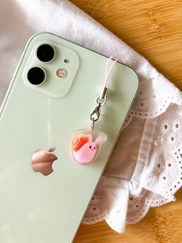 Breloque de téléphone Doctor Professor Snail Plushie pour la vente par Basura Gang