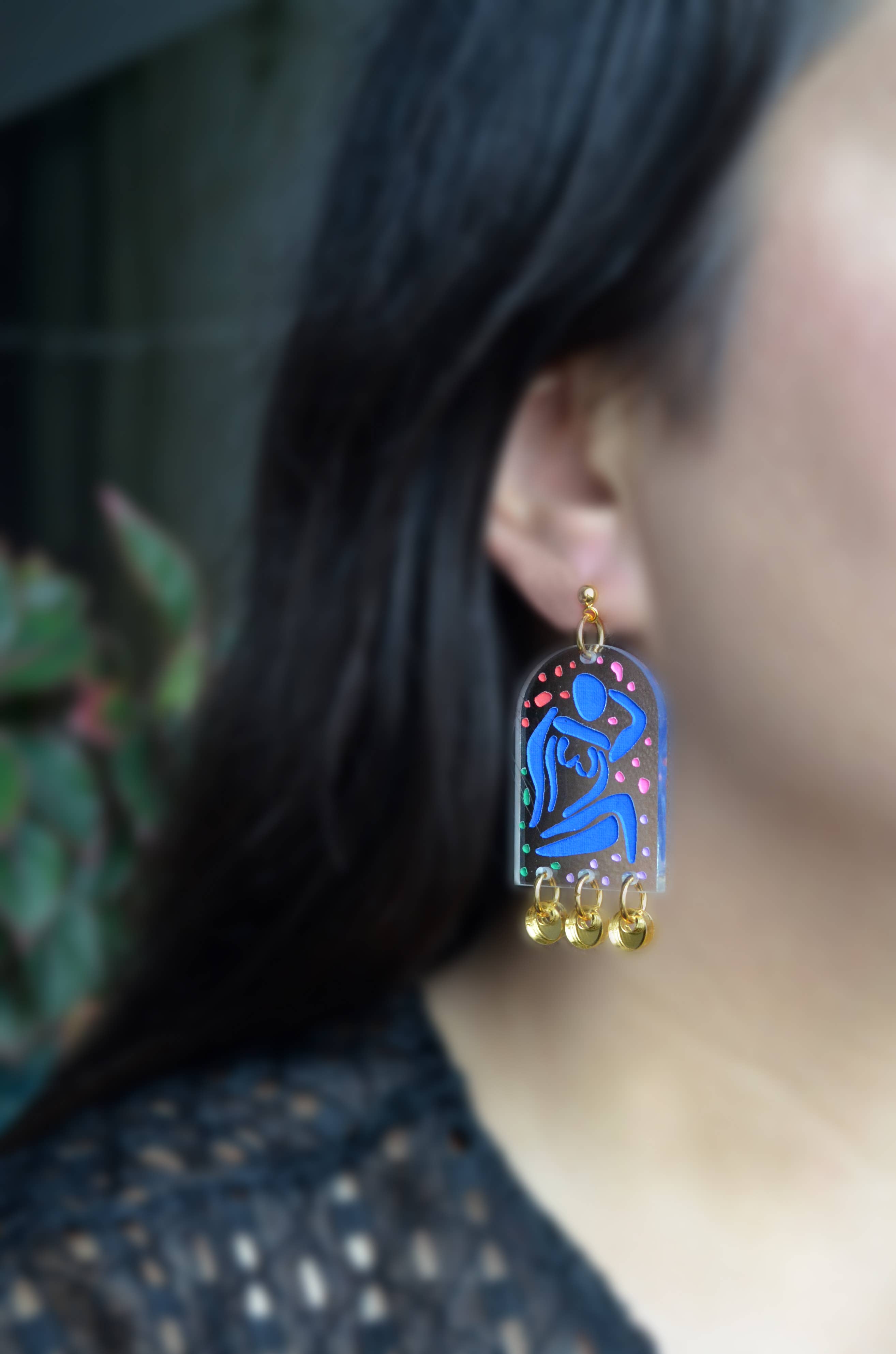 Boo and Boo Factory - Wholesale Hangende/ronde oorbellen - Blauwe dames acryl arch bengelen oorbellen2