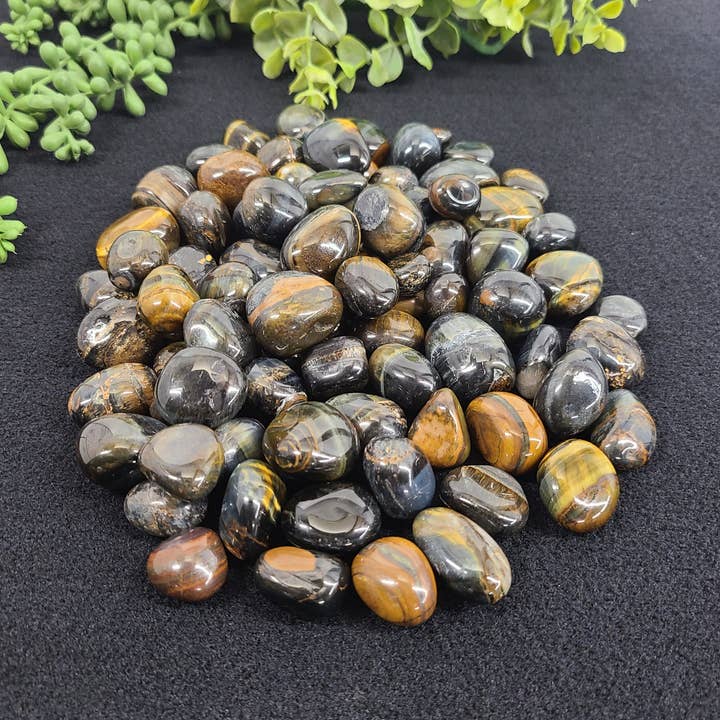 Olho Tigre Azul (1kg/2,2 lbs.) Pedra da máquina 20-25mm por atacado de Meraki Gemstones