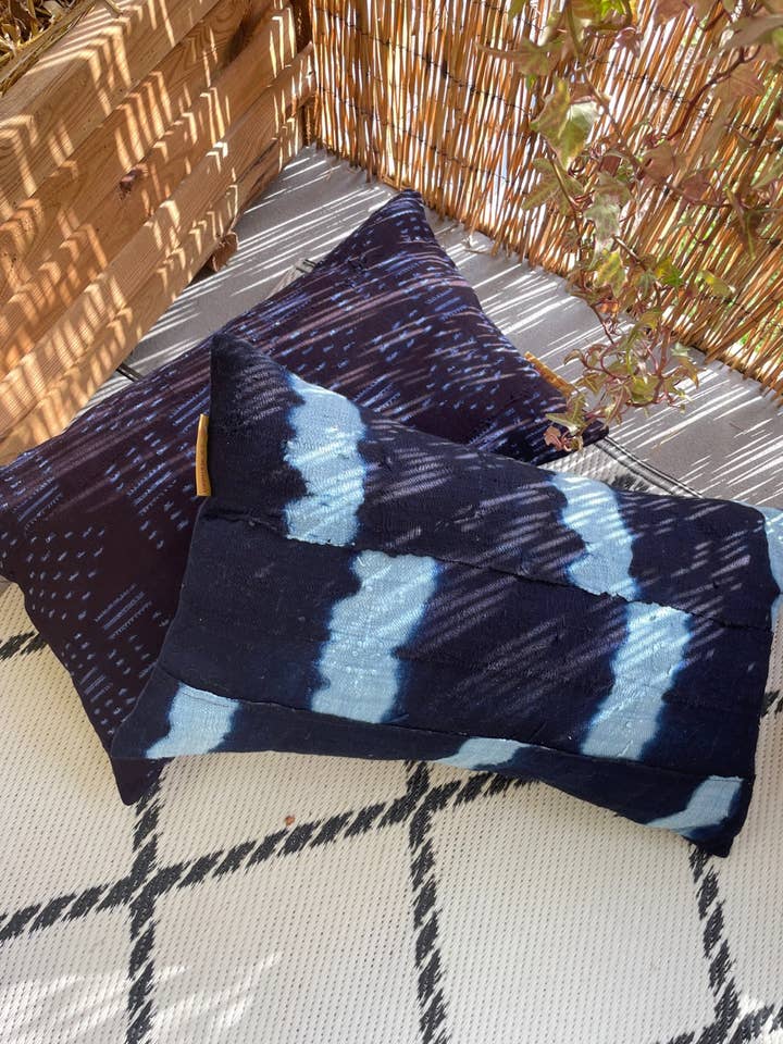 Cojín Sibi hecho a mano en azul índigo para venta al por mayor de Maison Assa