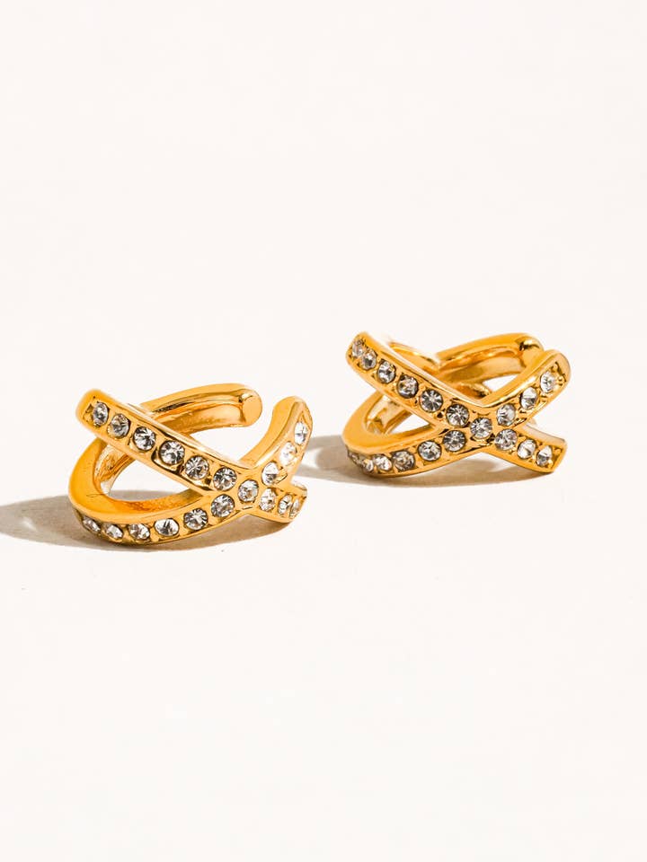 Orecchini Avery in oro 18 carati senza ossidazione X CZ per la vendita all'ingrosso da parte di Flânerie by MAIQ