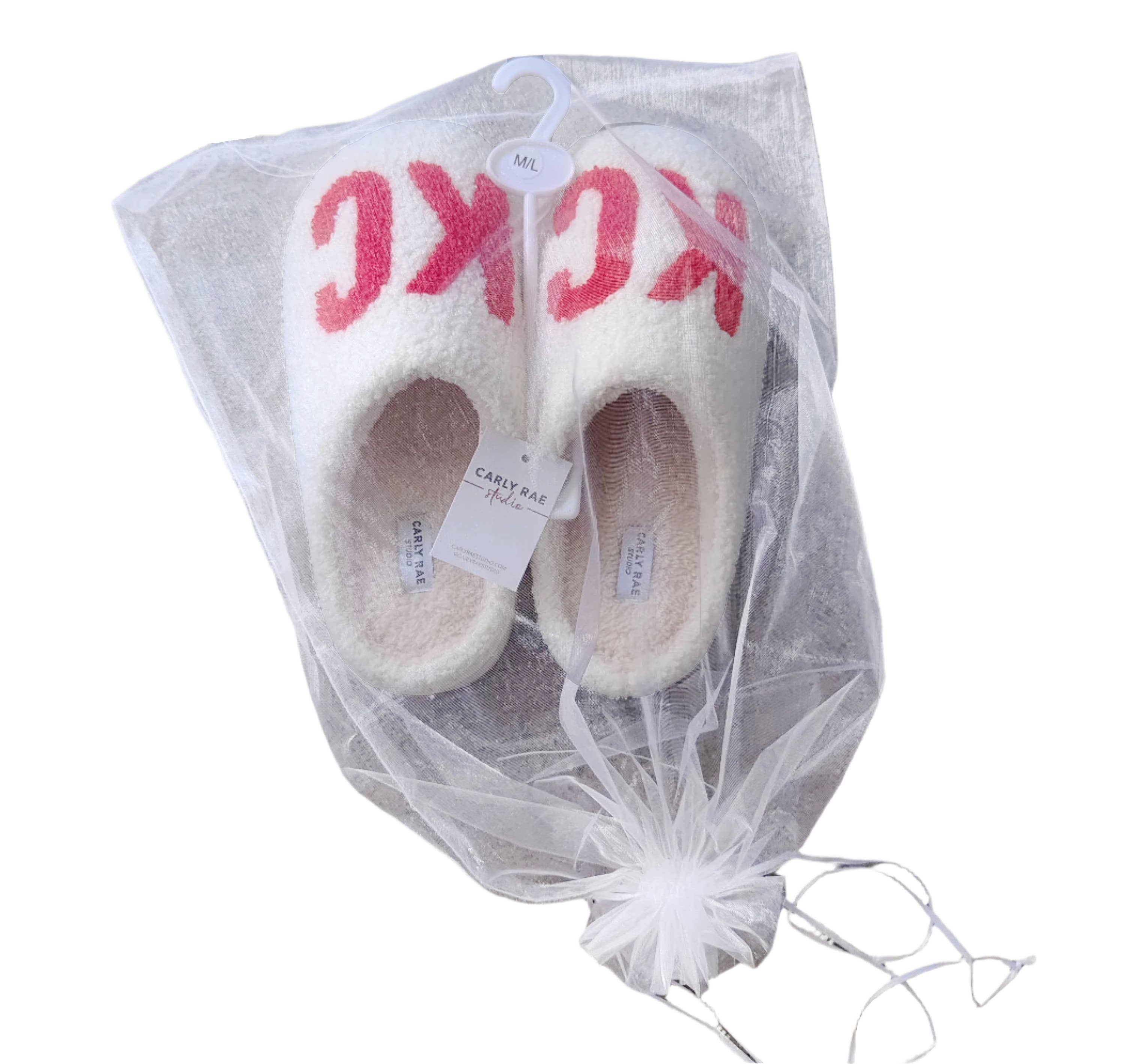 Carly Rae Studio - Wholesale Slippers - Women's - Slippers - Red KC2