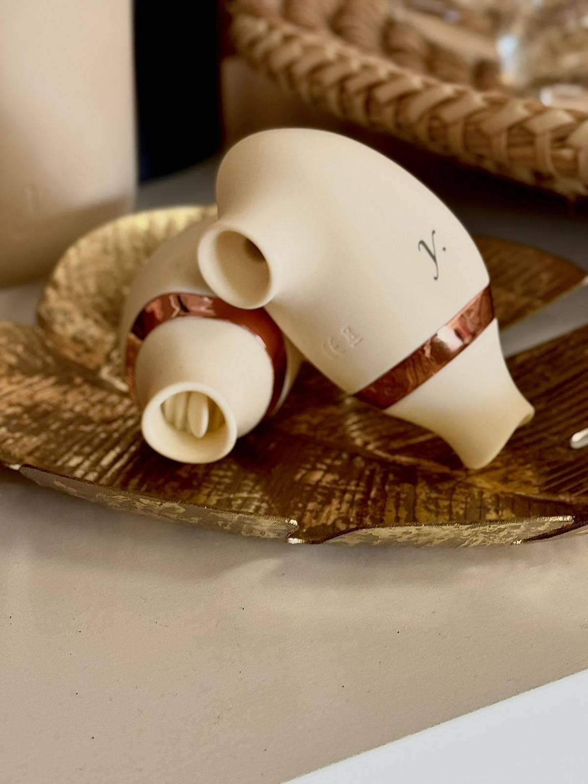 Yoni Pleasure Palace - Wholesale Sex Toy - The Ovie Suck & Lick Vibrator10