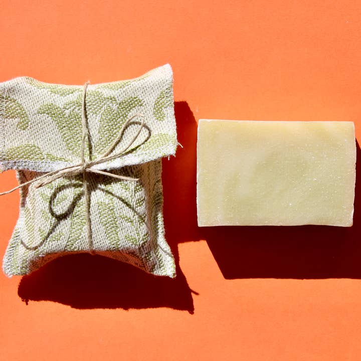 TEA TREE OLJA FAST TVÅL för wholesale av MISS POMELA