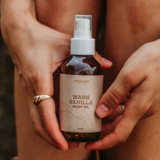 Urban Farm Apothecary & Urban Farm Cosmetics - Vente Huile pour le bain/corps - Huile corporelle chaude à la vanille0