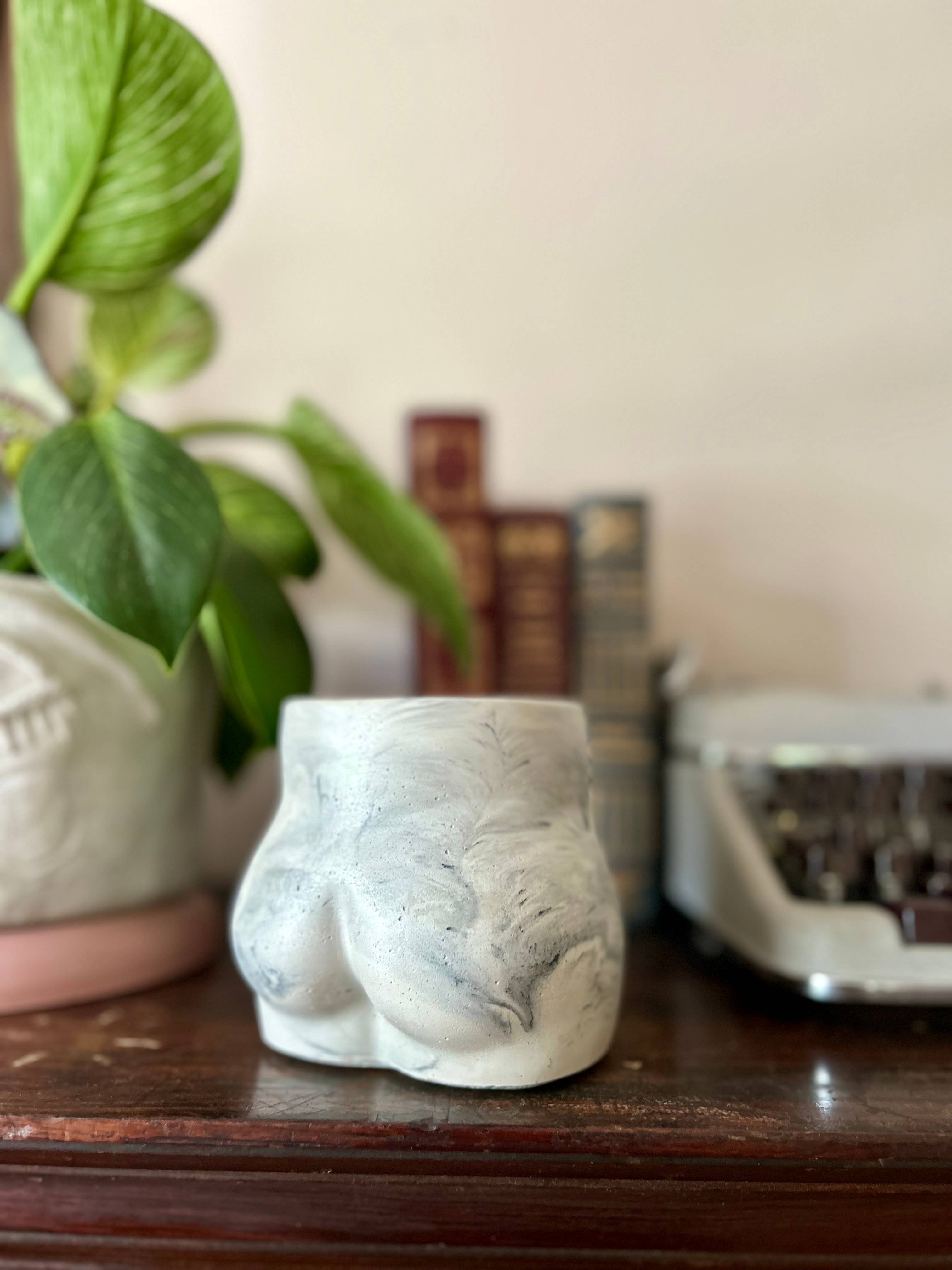 Queen City Crete - Wholesale Plant pot - Booty Planter3