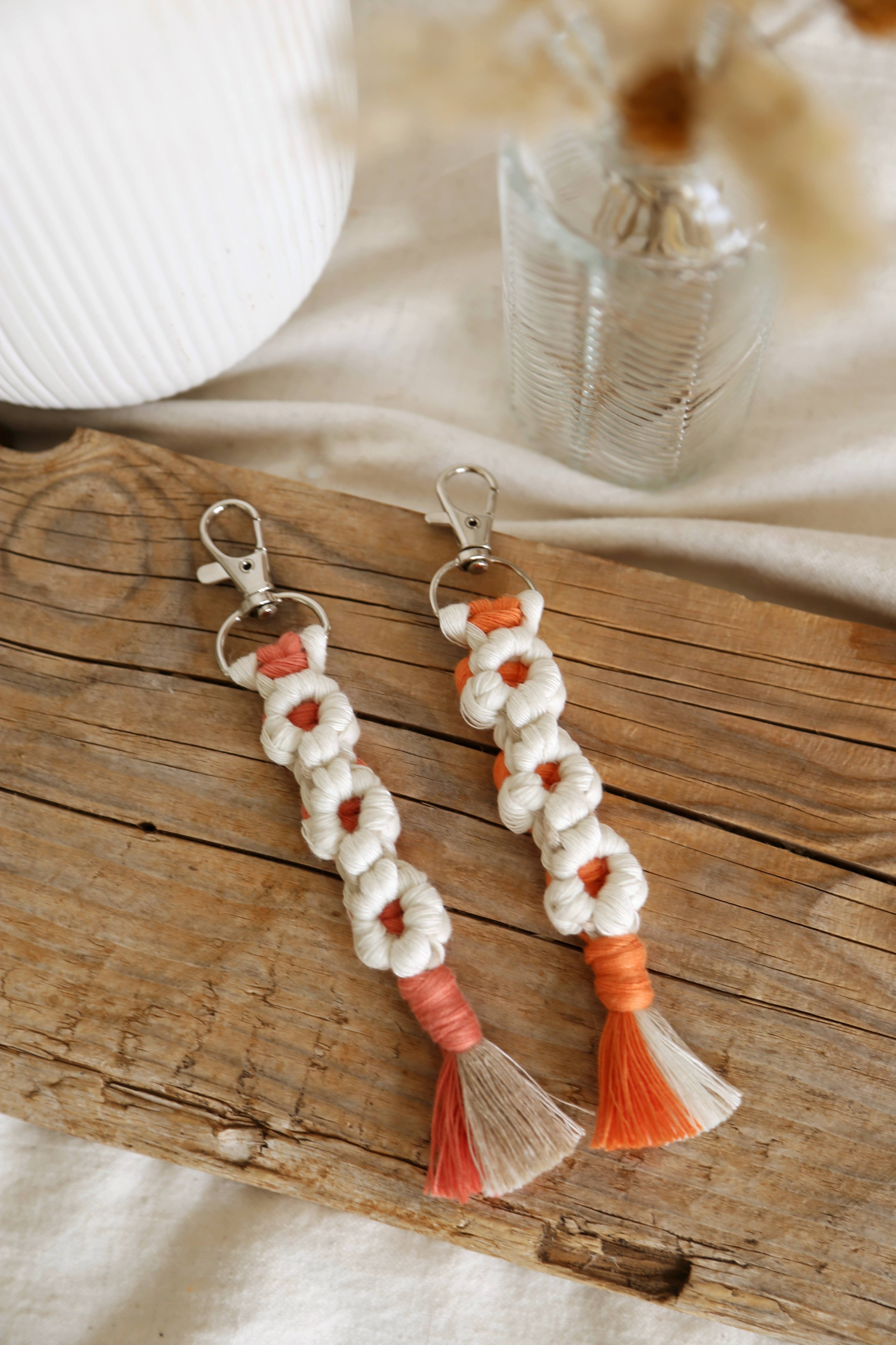 The Frenchie Knot - Wholesale Keychain - Women's - Macrame Daisy Keychain3