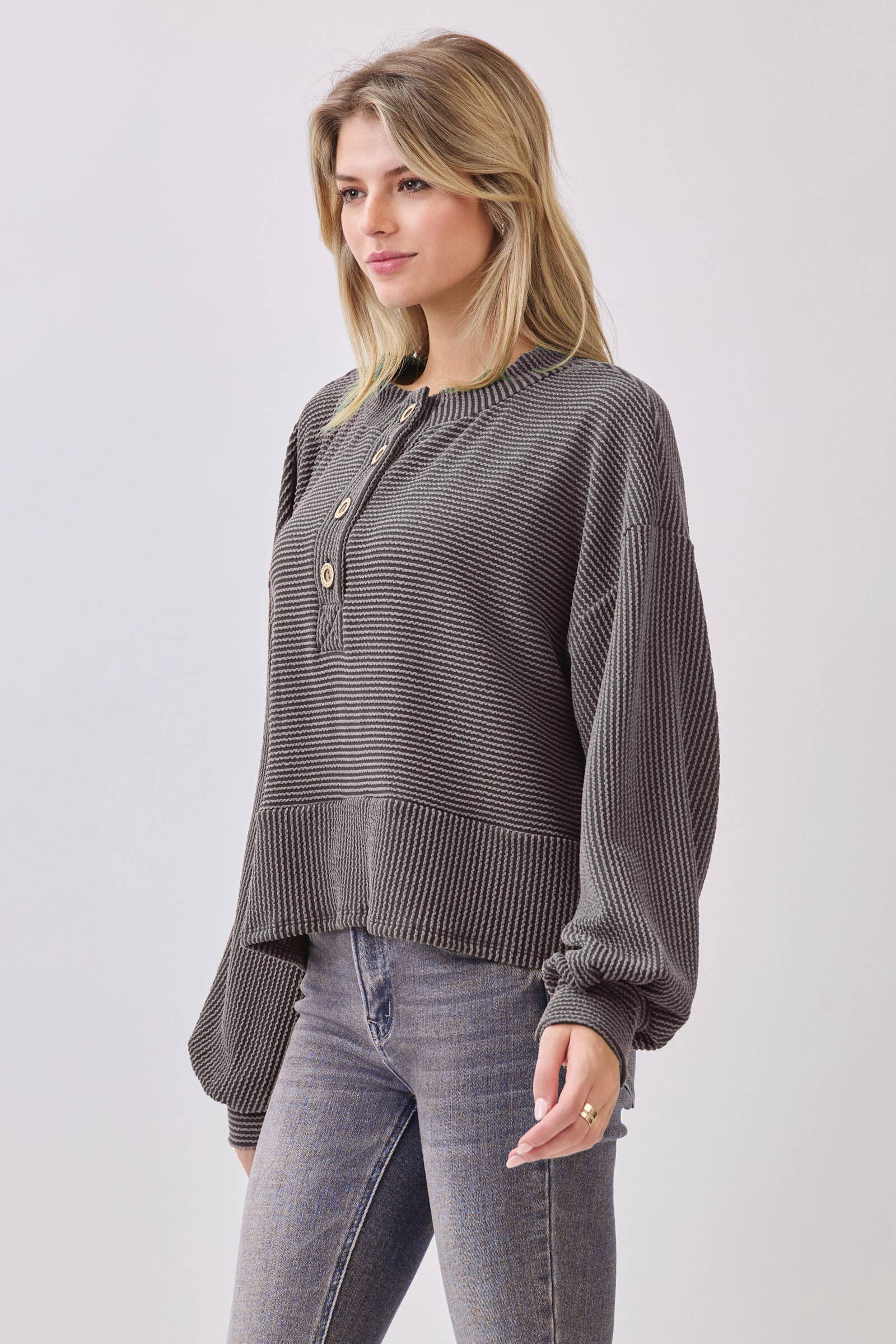 BOMBOM - Wholesale Knit Sweater - Women's - TL2078 Ribbed Button-Up Knit Pullover1