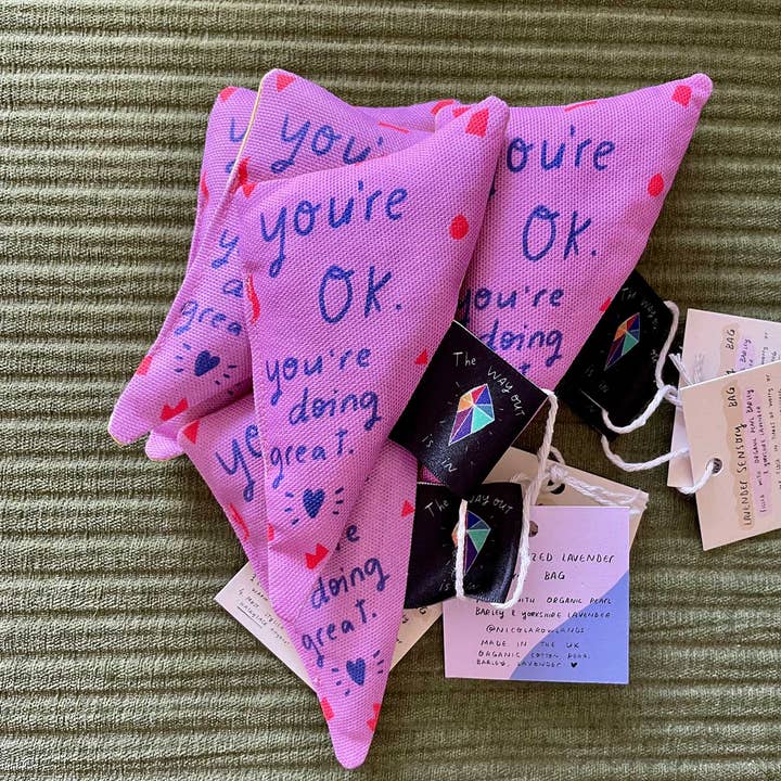 Nicola Rowlands - Wholesale Stress Relief Ball/Dough - Sensory palm bag: handmade lavender bag:purple3