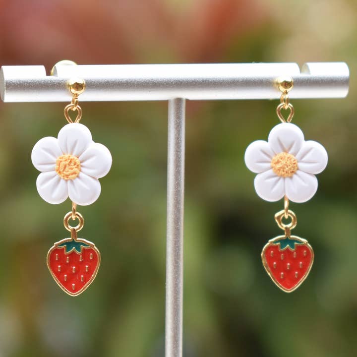 Strawberry Daisy oorbellen | 18k verguld | Hypoallergeen voor wholesale door Snowbelshop