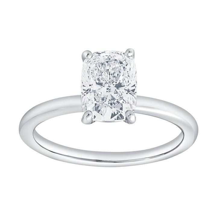 Bague de fiançailles solitaire en diamant de laboratoire taille coussin en or blanc 14K Callista - 1,5 ct pour la vente par LuvMyJewelry (LMJ)
