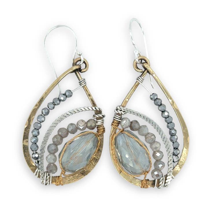 Boucles d'oreilles en cristal Rock Solid E78386 pour la vente par Art by any Means Jewelry