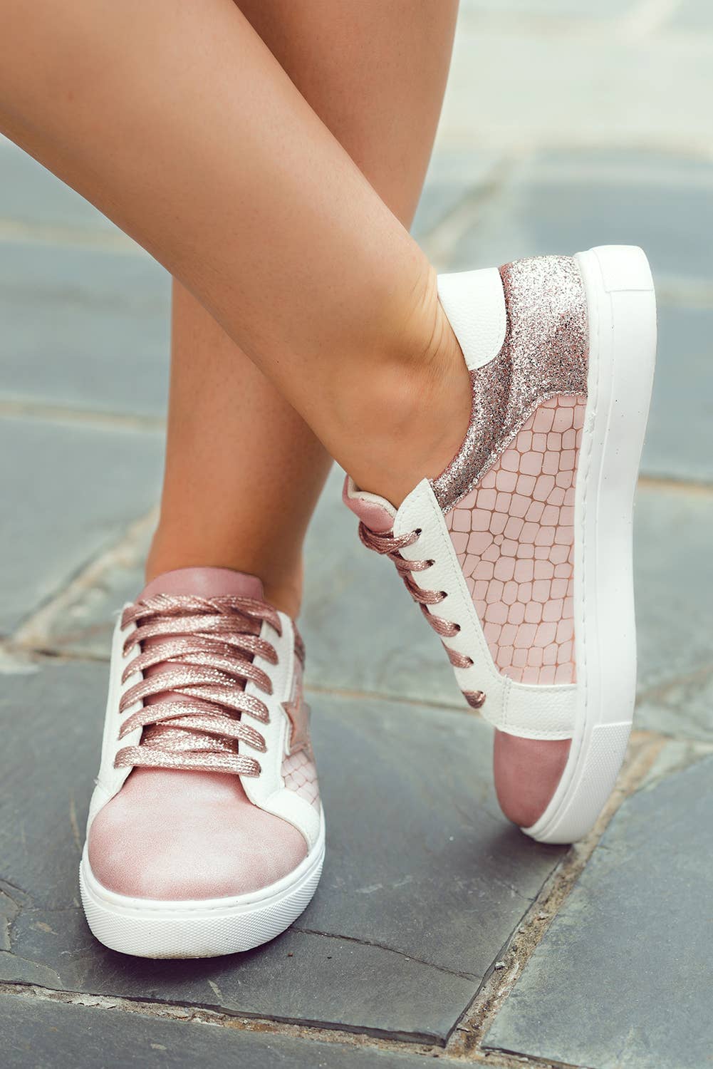 1 the Woman - Wholesale Lifestyle Sneakers - Women's - Glitter Star Patchwork PU Leather Lace-up Sneakers3