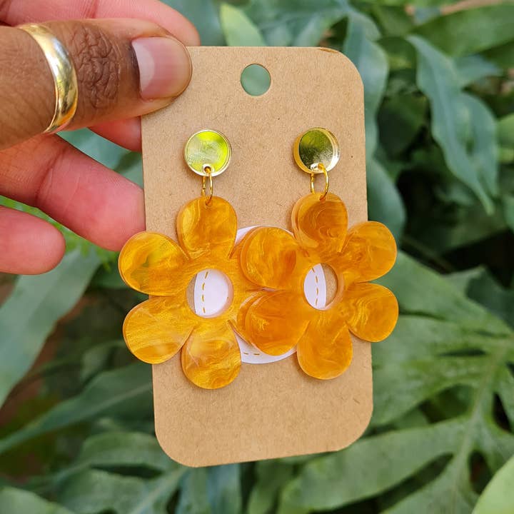 Große Statement-Ohrringe mit Blumen | Boho Hippie-Ohrringe für den Großhandel von Made By Moxxi