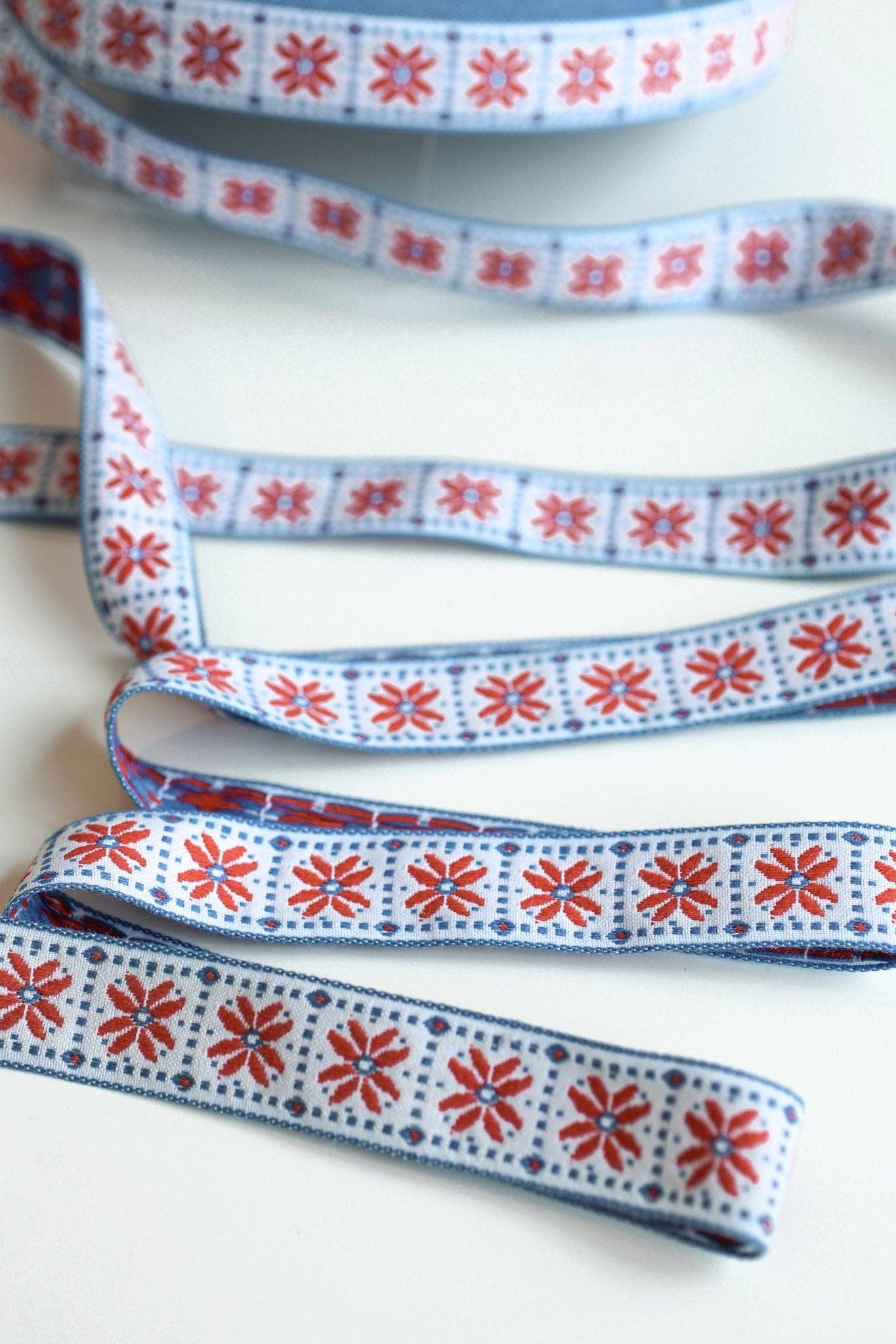 Boho Fabrics - Wholesale Craft Supplies - Flower Block in Red & Blue,  1 1/8" Vintage Jacquard Woven Trim, TRIM-0192