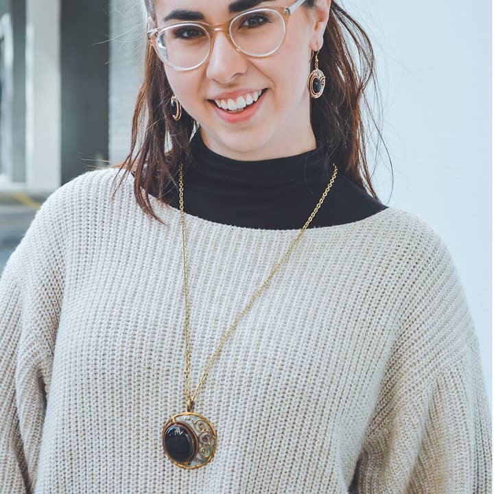 Anju Jewelry - Vendita all'ingrosso Collana con ciondolo/pendaglio - Ciondolo in metallo misto e pietra onice nera con catena1