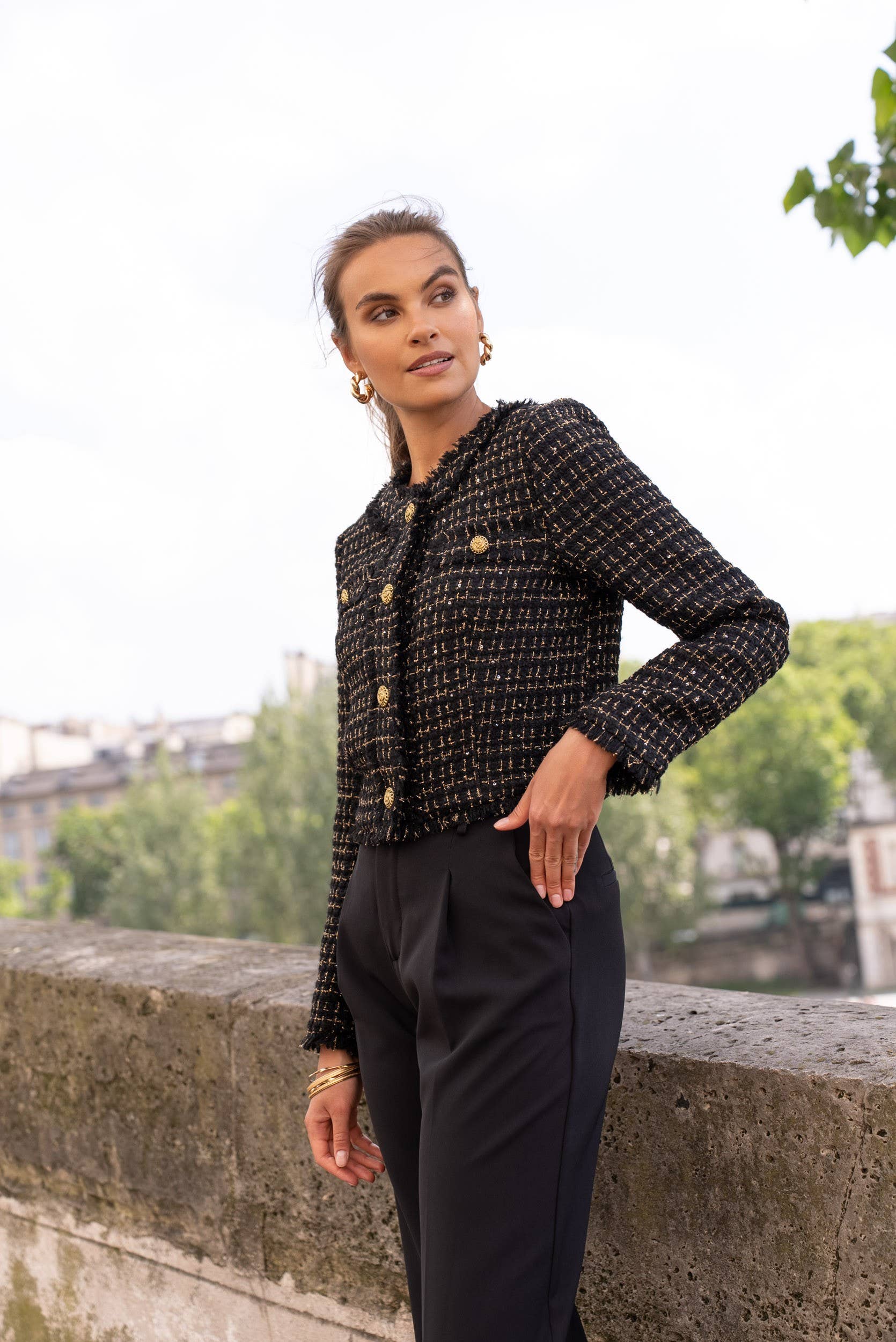 Attentif Paris – Blazer - Mulher por atacado – Blazer cropped justado em tweed com gola redonda3