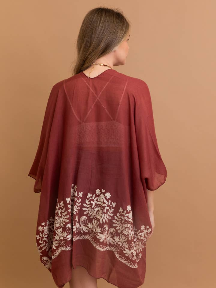 Leto Accessories - Vente Kimono – femme - Kimono brodé floral style bohème chic avec détails en points et pompons 🌼10