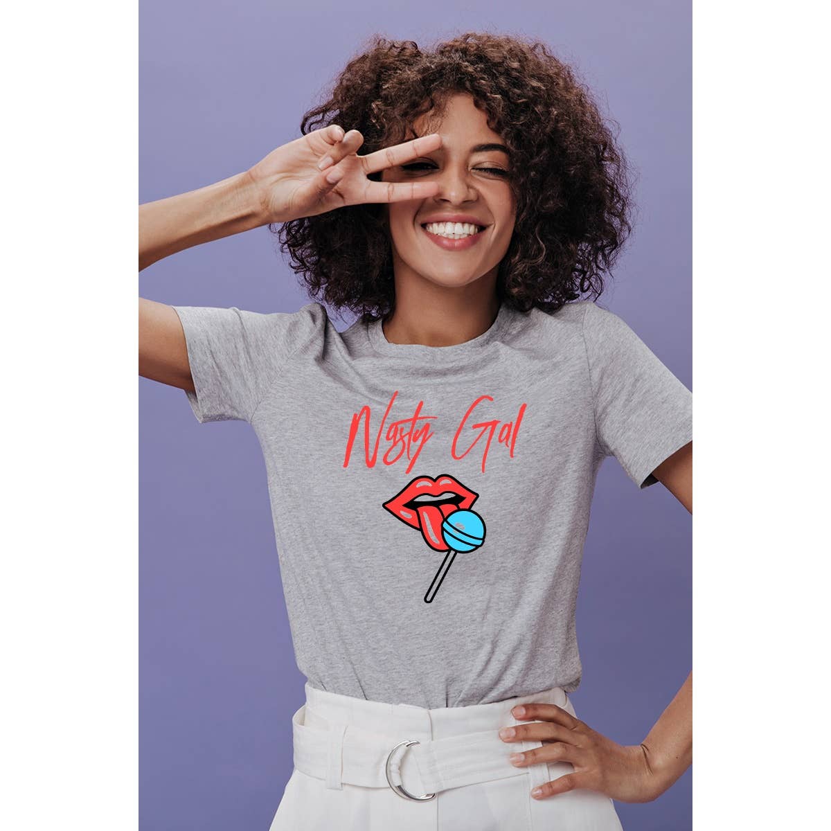 crashangel.us – T-shirt estampada - Mulher por atacado – CAMISETA GRÁFICA NASTY GAL 1