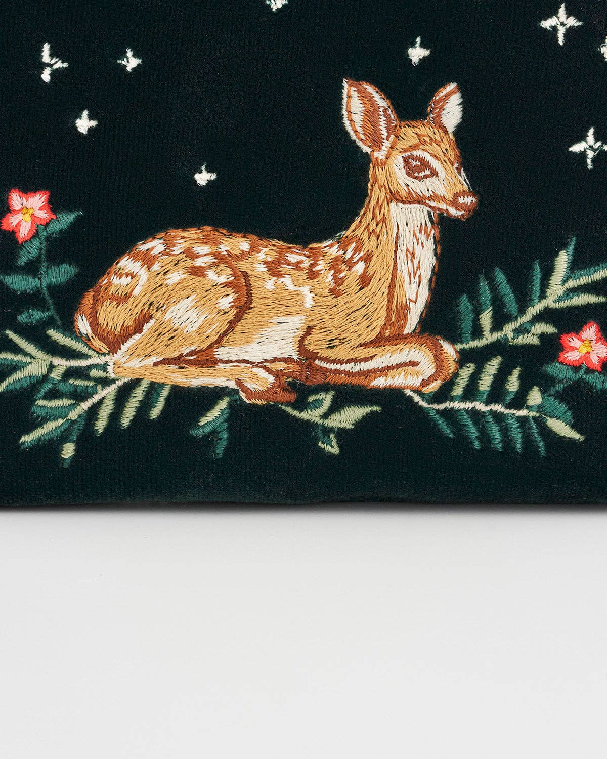 Fable England - Vendita all'ingrosso Portamonete - Donna - Borsetta Piccola Verde Ricamata con Cerbiatto4