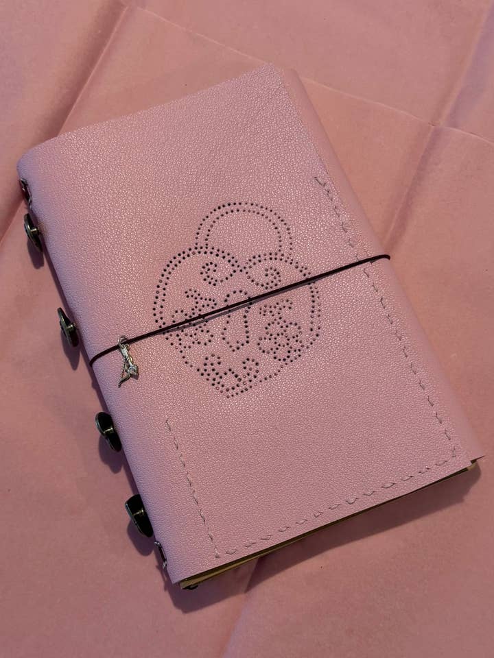 Zemra x Studio V Reisender's Journal für den Großhandel von Zemra Swim