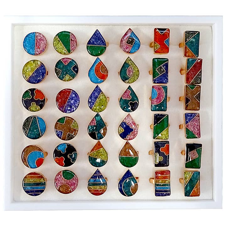Pichincha - Vente Bague de cocktail/de cérémonie - Grande bague ajustable en métal cuivré incrustée de copeaux acryliques