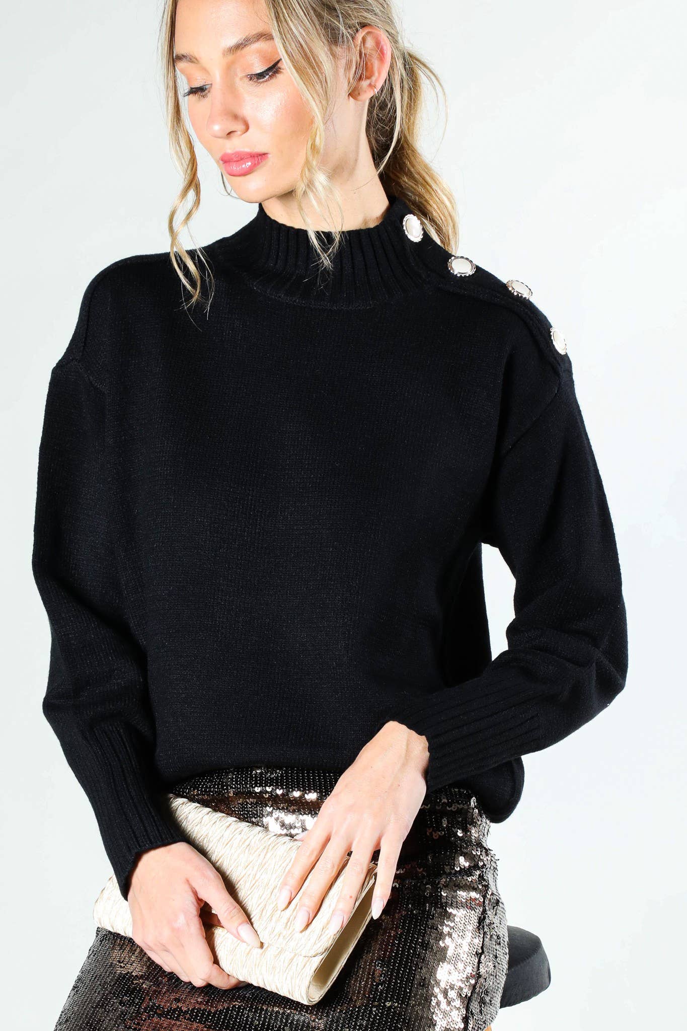 Vine & Love – Pulôver - Mulher por atacado – Camisola de Malha com Gola Alta e Detalhe de Botões VT8146627