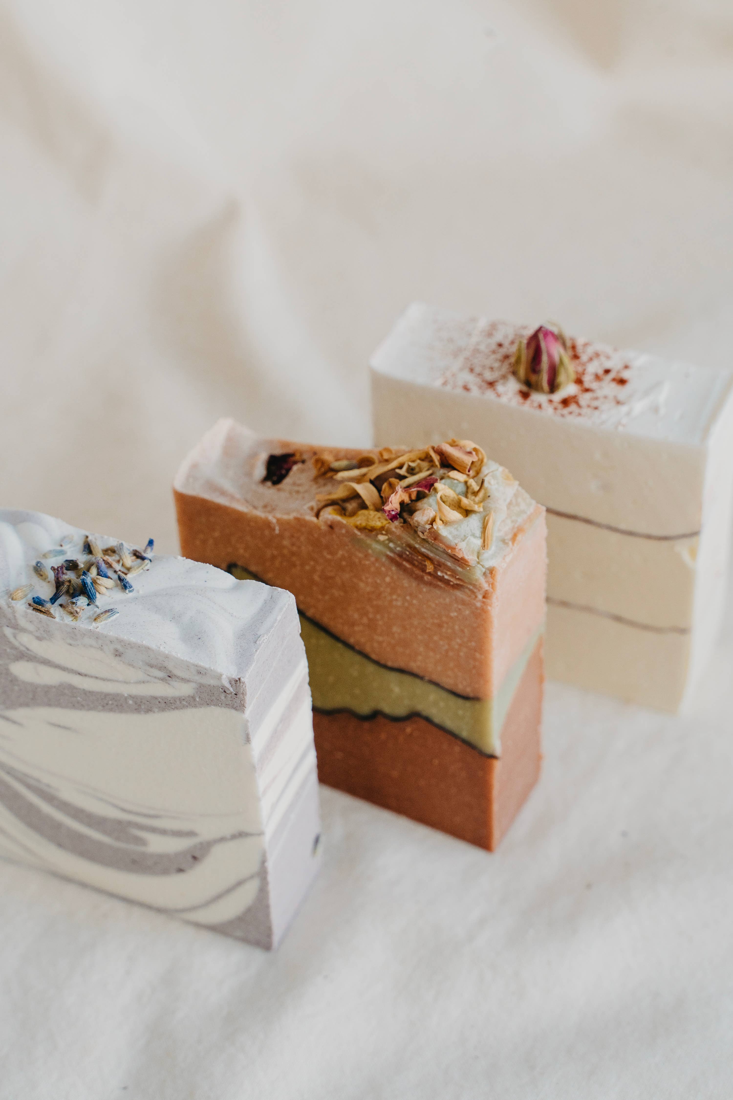 Moreva - Vendita all'ingrosso Saponette - Colors of Nature - Sapone naturale fatto a mano con argille e fragranze di agrumi4