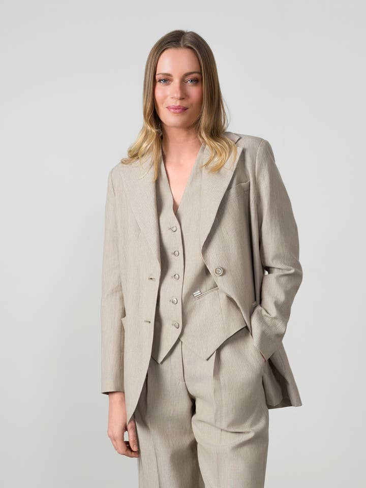 Giacca ampia dal taglio maschile a righe gessate per la vendita all'ingrosso da parte di Etiem