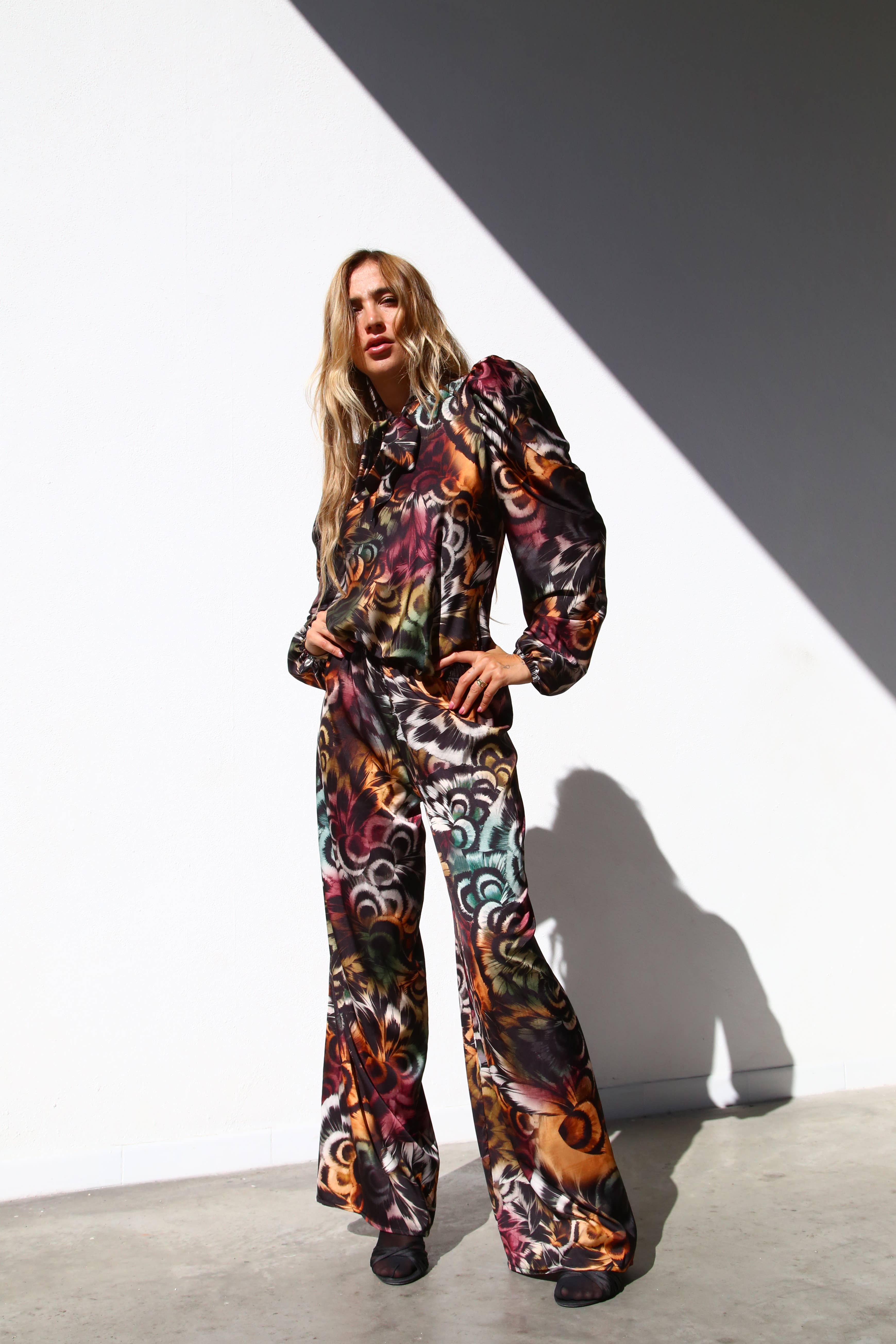 PUFF SLEEVE SHIRT WITH BOW AT NECK MULTICOLOR FEATHERS for wholesale on Faire3