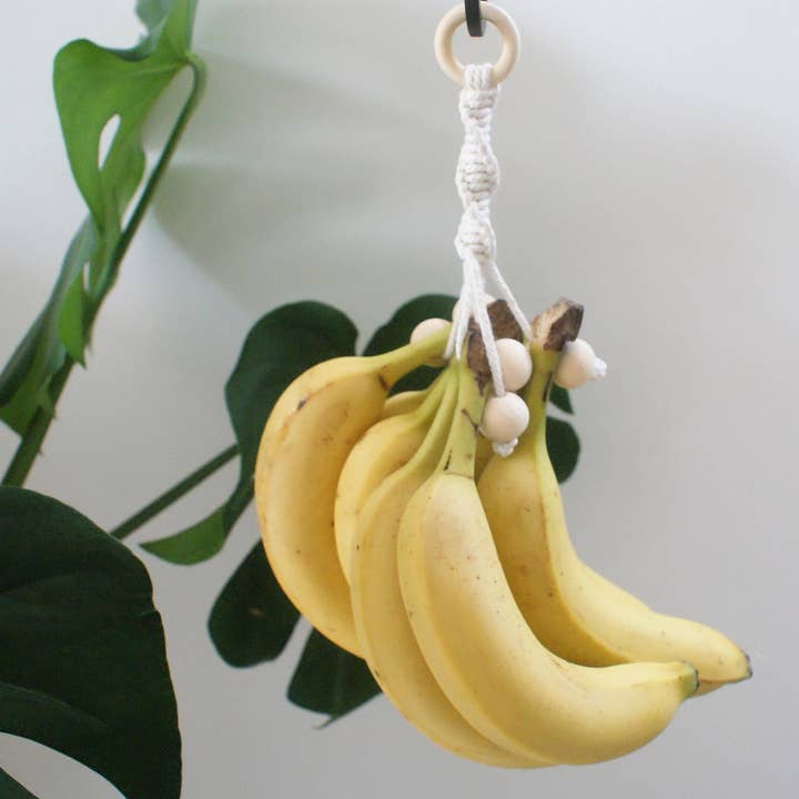 Banana holder, macrame banana hanging, fruit storage for wholesale by Macrame Makers