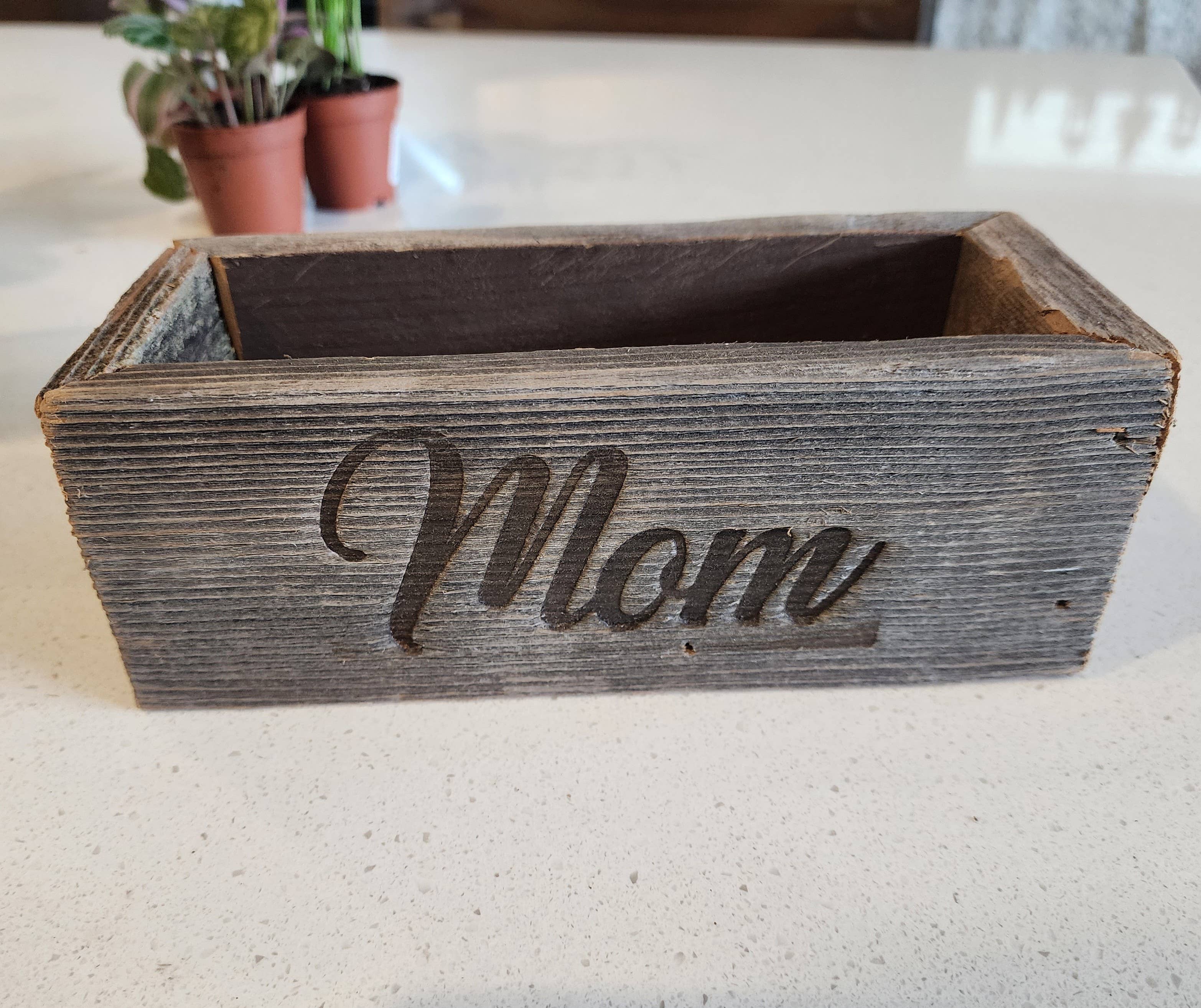Love Reclaimed - Vente Jardinière - Petit pot de fleurs rustique en bois récupéré « Mom » pour succulentes1