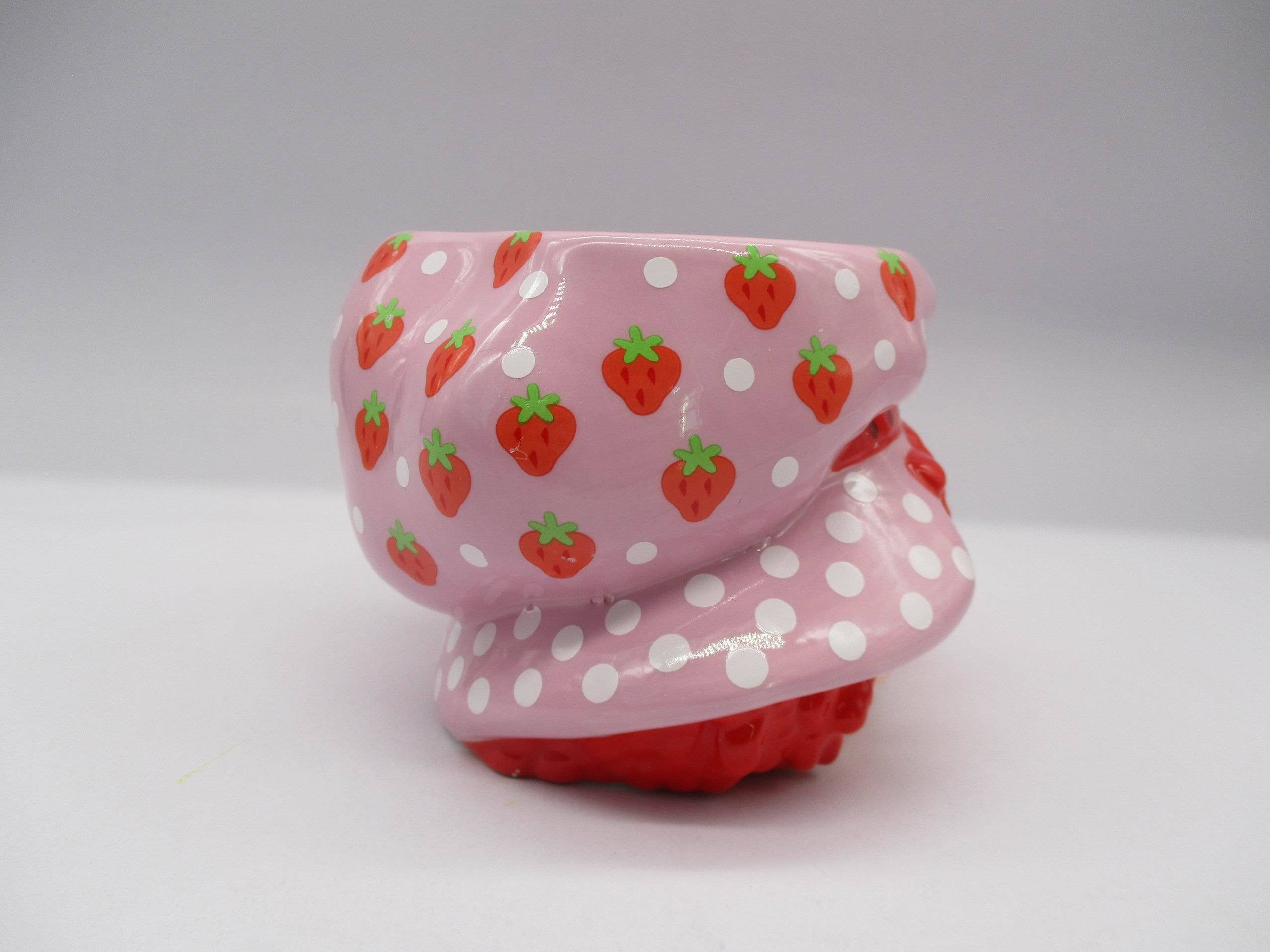 Silver Buffalo - Wholesale Coffee Mug - Strawberry Shortcake Head Ceramic 3D Sculpted Mug3