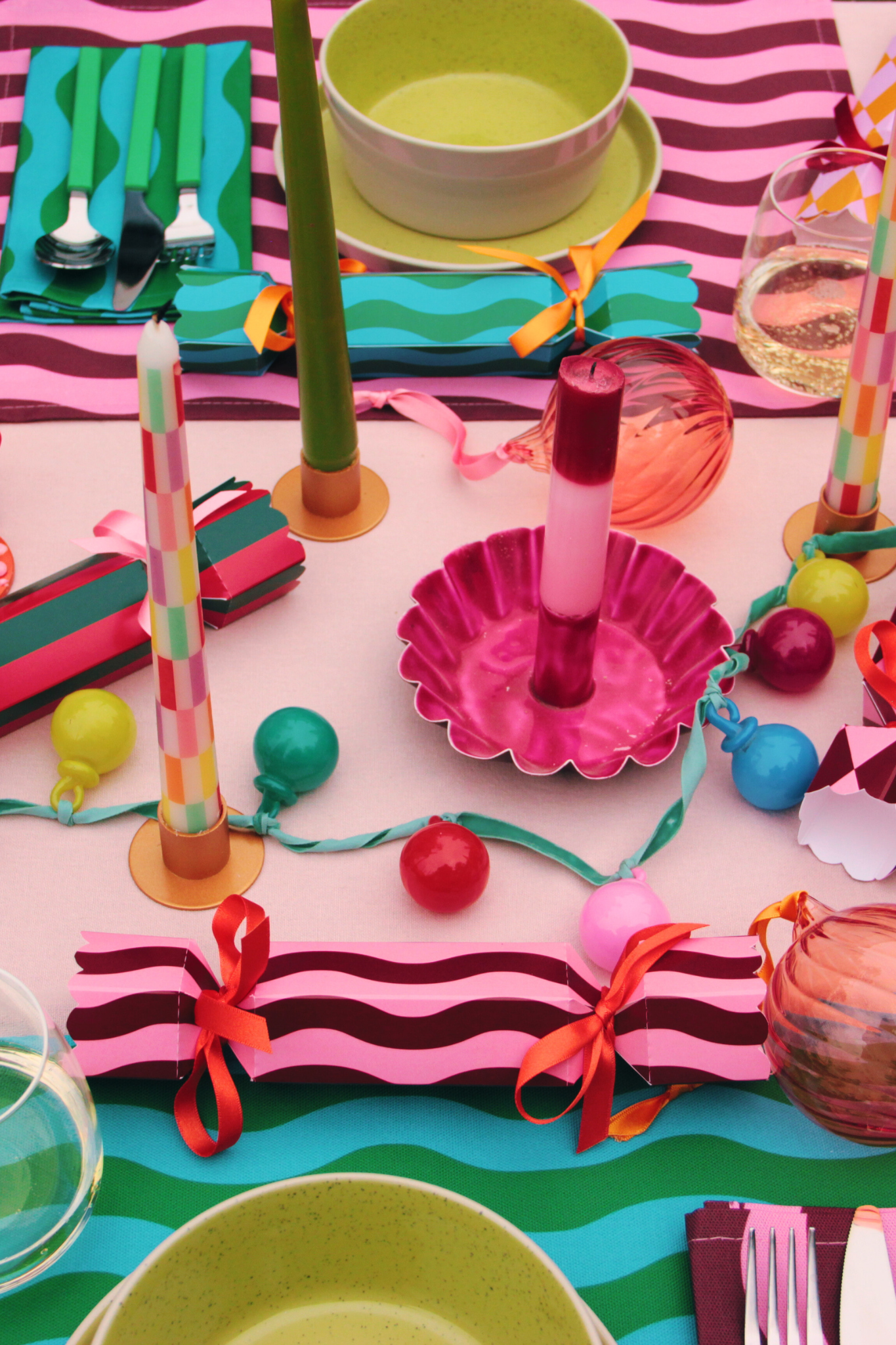 Maddison Ball Creative – Decoração de Natal por atacado – Estaladiços de Natal com Padrão de Riscas Laranja e Rosa Blush7