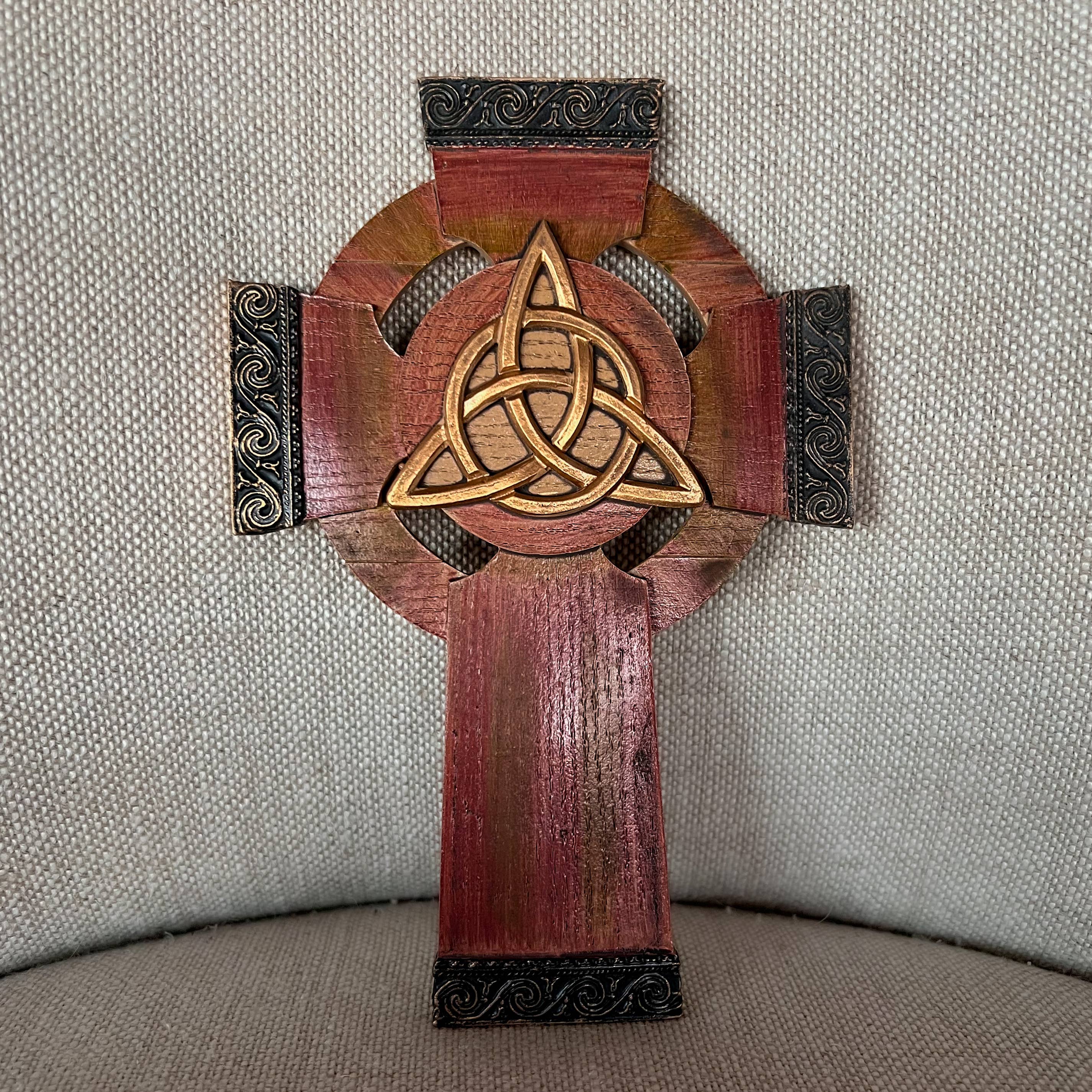 Abbey + CA Gift – Cruz de parede por atacado – Cruz de Nó da Trindade5