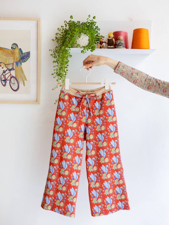 'Flying Seahorse' Broek | dieporanje voor wholesale door aesthete-kidswear