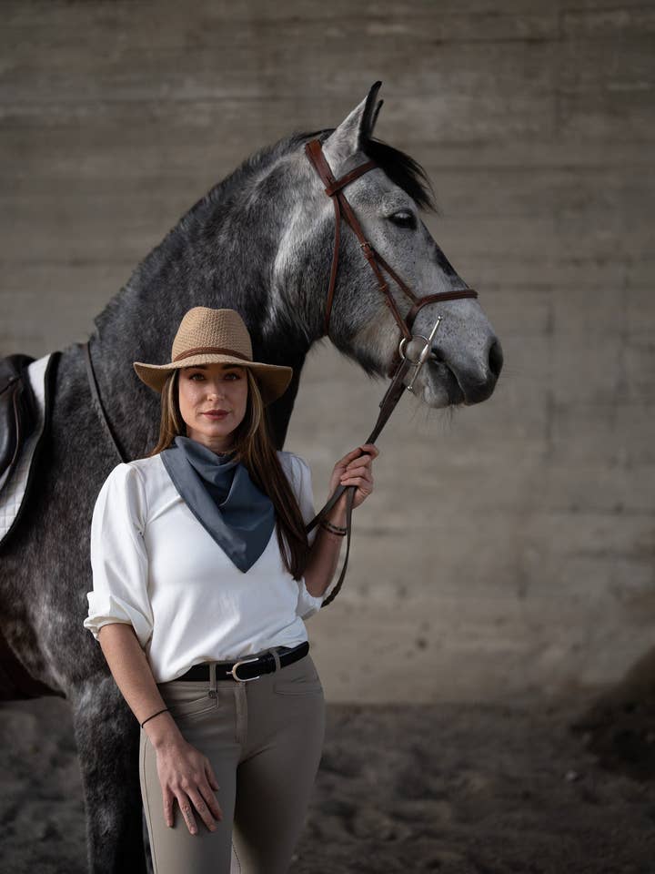 Bandana Magnética Cinza por atacado de Elevated Equestrian