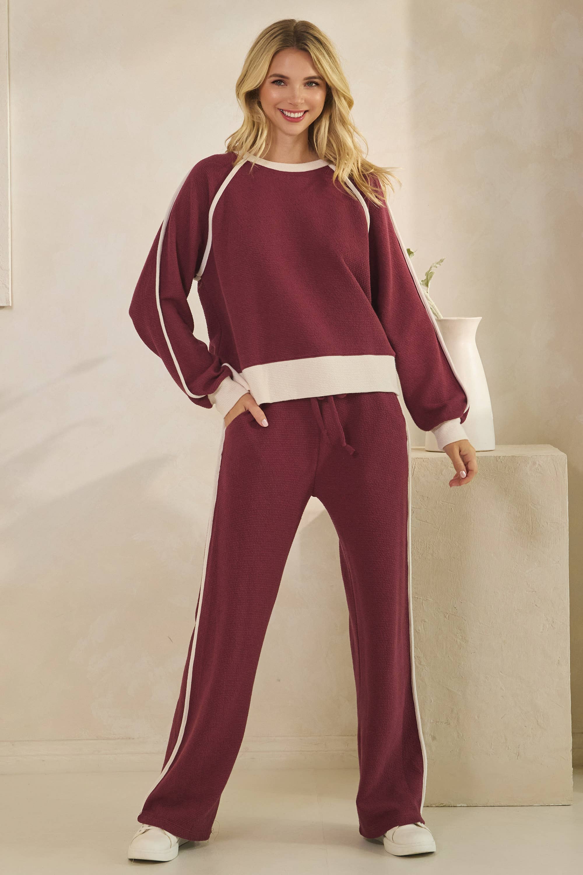 Tres Bien, Inc - Wholesale Pants - Women's - CONTRAST LINE ON THE SIDE CLOUDY KNIT STRAIGHT BOTTOMS3