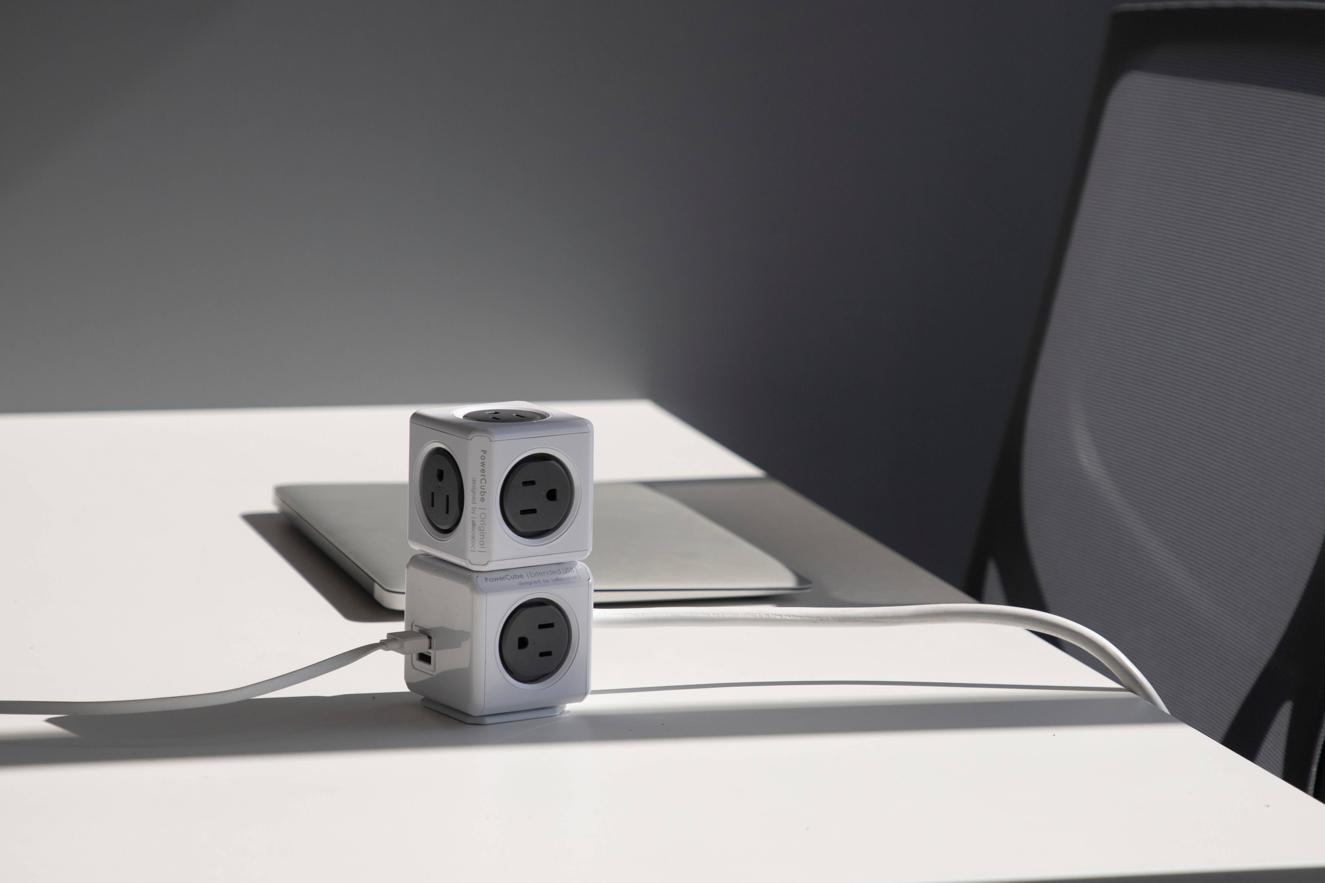 Allocacoc DesignNest - Venta al por mayor Adaptador de corriente - PowerCube Extended - Protector contra sobretensiones de 5 tomas con cable de 1,5 m5