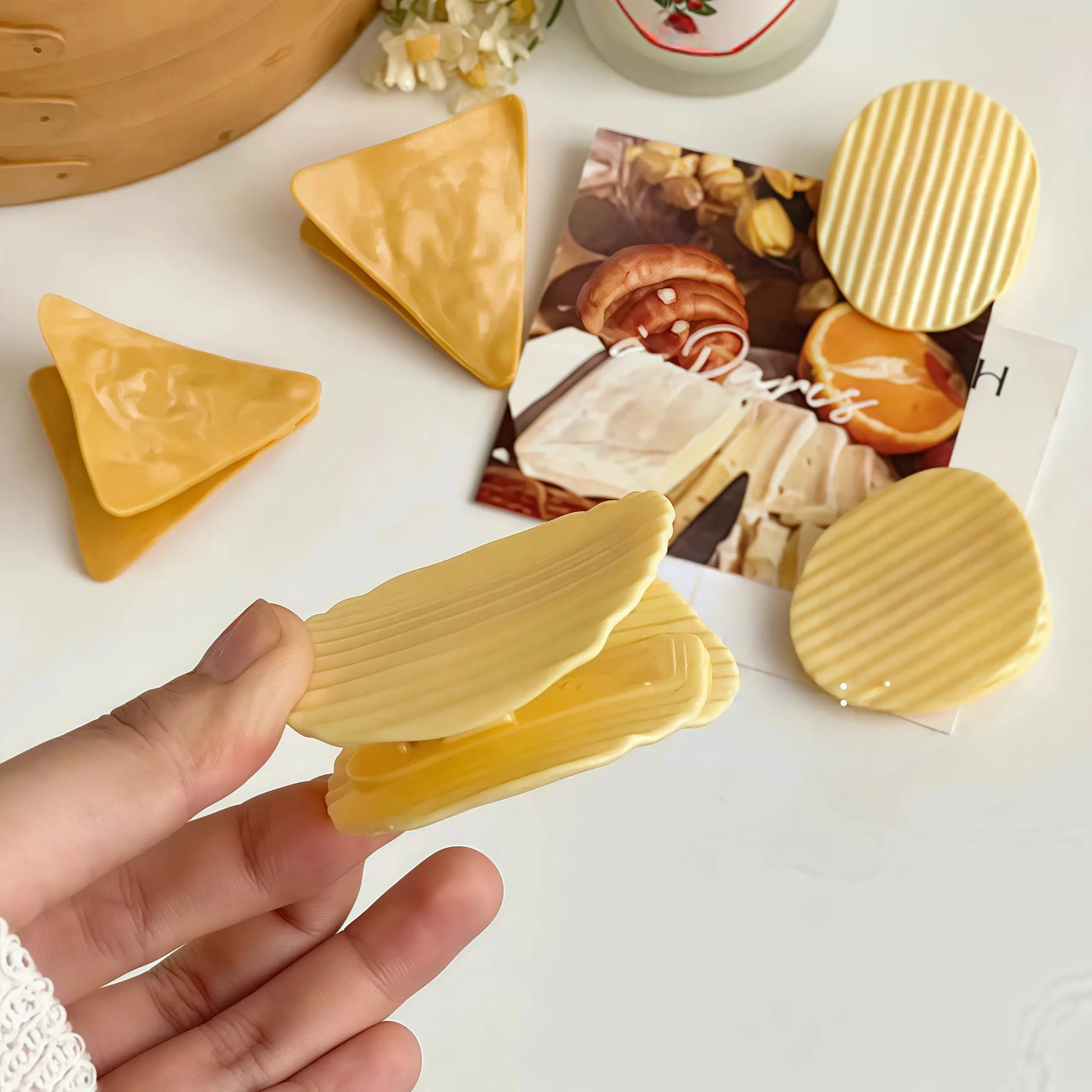 Otterware - Wholesale Kitchen Tool/Gadget - Novelty Chip Bag Sealing Clips (Single Unit, 2 Styles)9