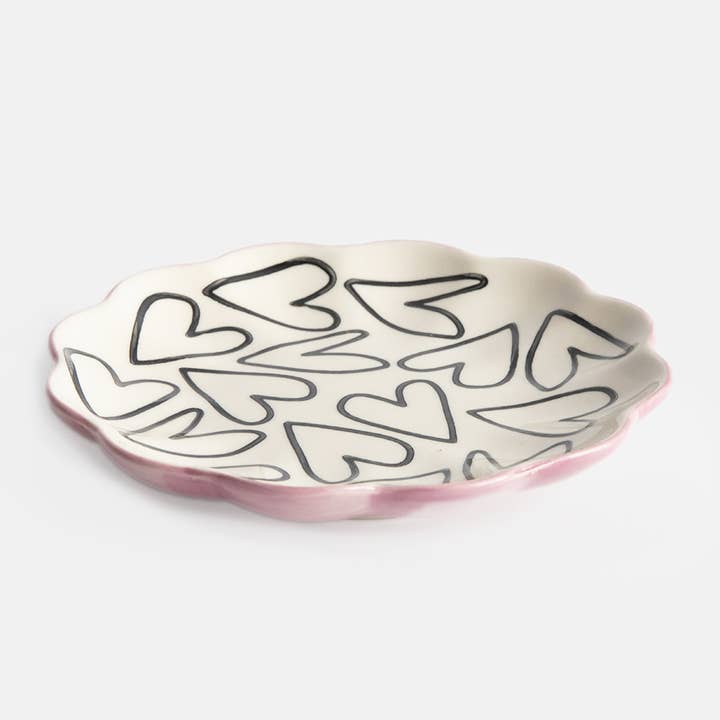 Caroline Gardner – wholesale Decorative plate/dish/bowl – Outline Hearts Scallop Trinket Tray