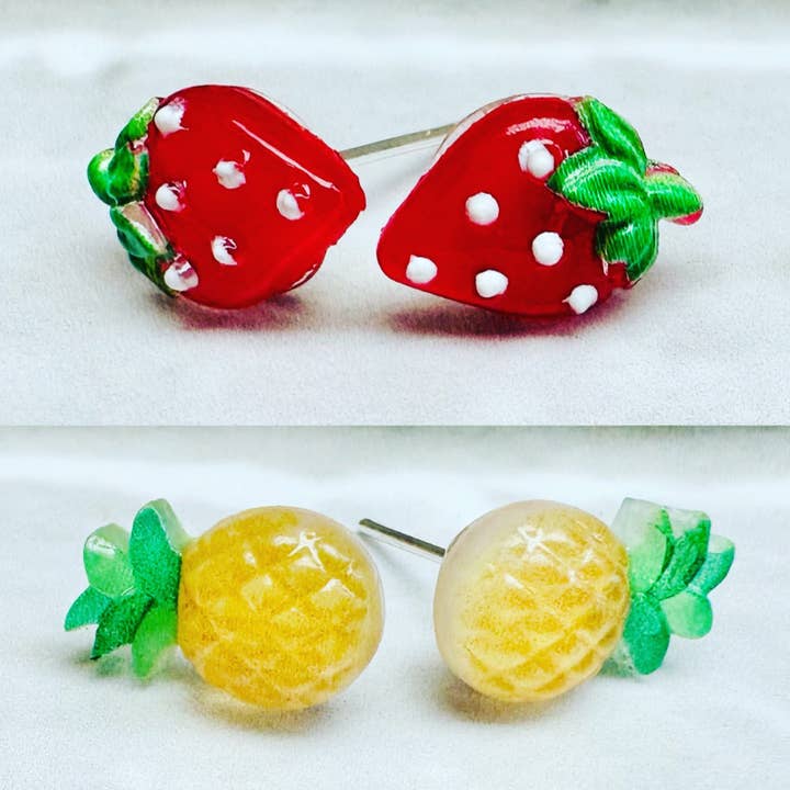 Jewells ā wholesale Stud/post earrings ā Strawberry or Pineapple resin stud earrings3