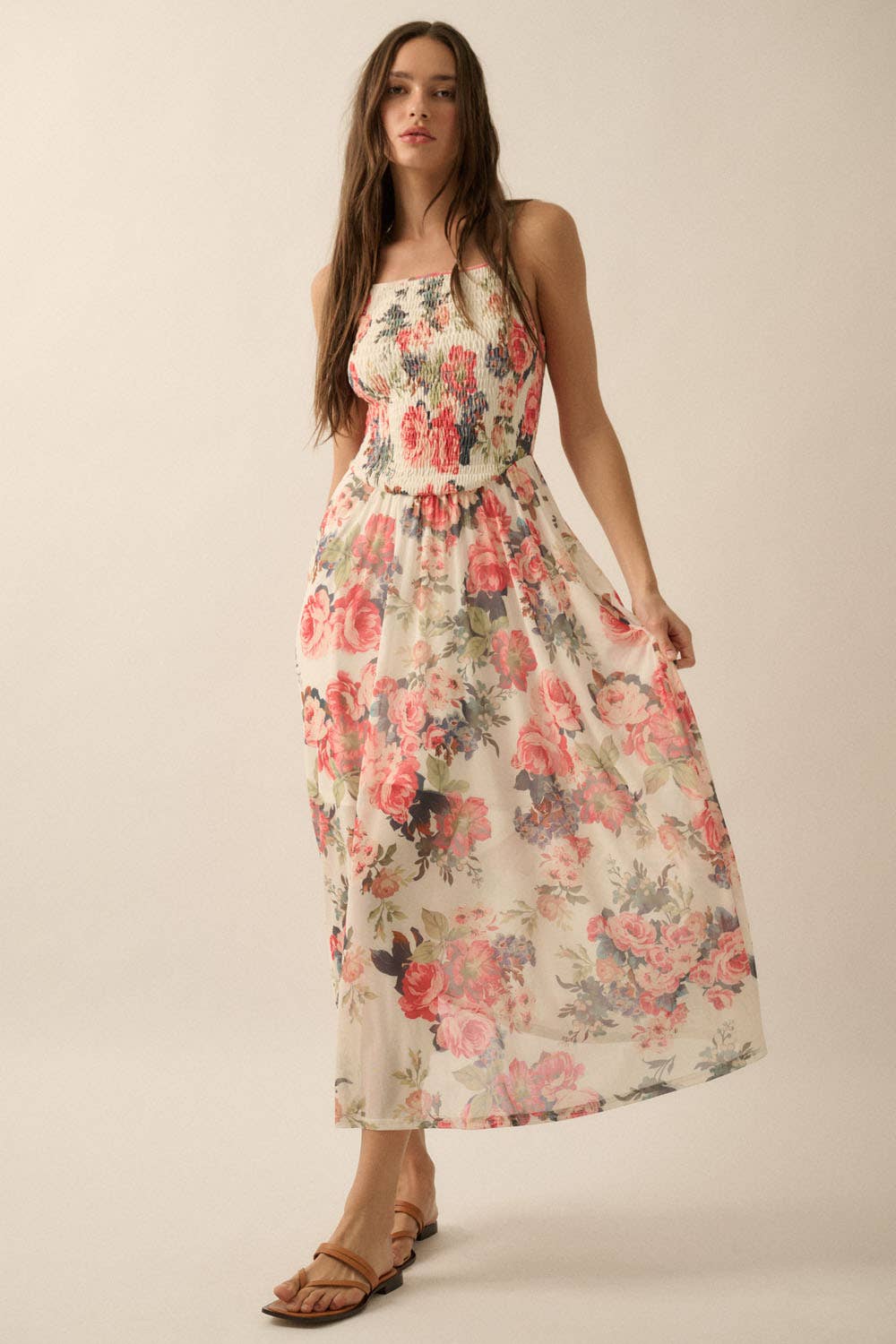 Creme Vestido Maxi Cami com Corpo de Malha Floral e Fumê para venda a revendedores na Faire6