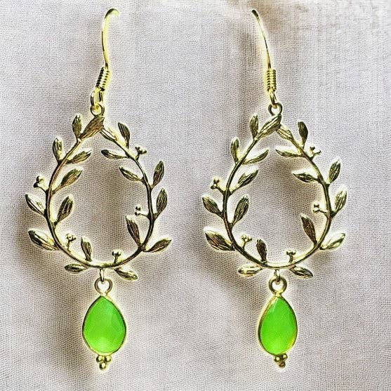 "ALYSSA" øreringe forgyldt med grøn Chrysoprase Chalcedon sten for engroshandel hos TOURMALYN